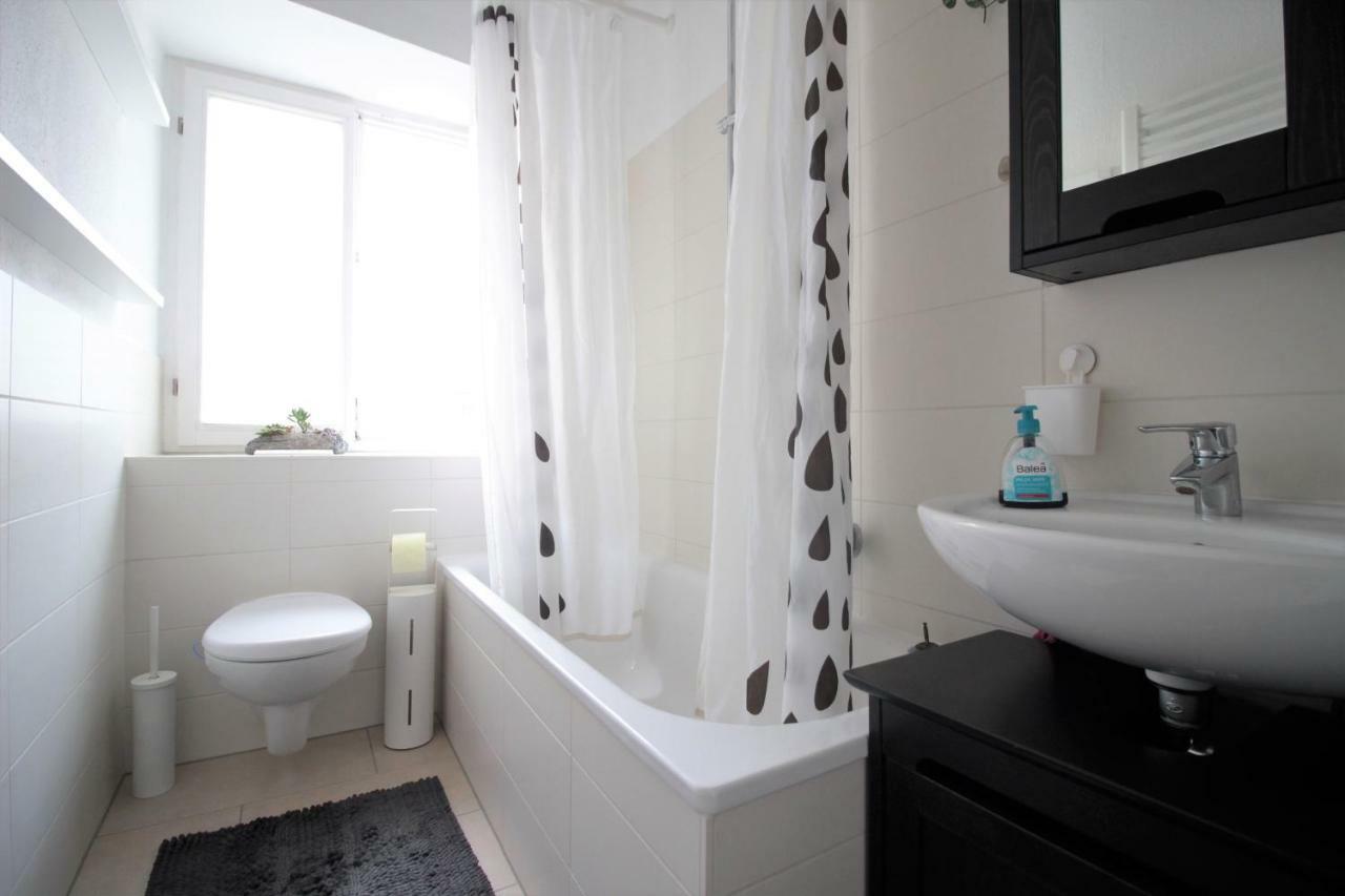 Charming 3-Bedroom Apartment With Parking Lot Würzburg Buitenkant foto
