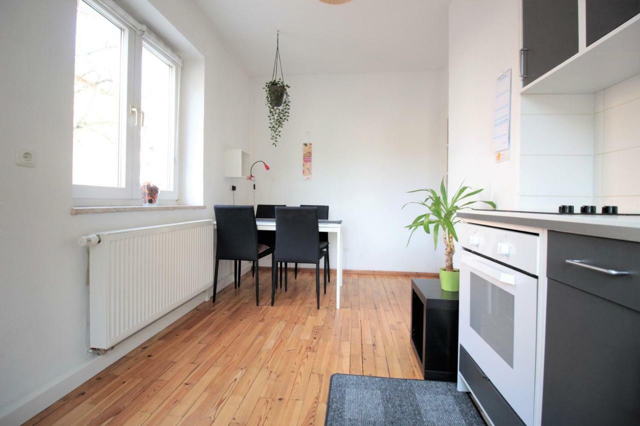 Charming 3-Bedroom Apartment With Parking Lot Würzburg Buitenkant foto