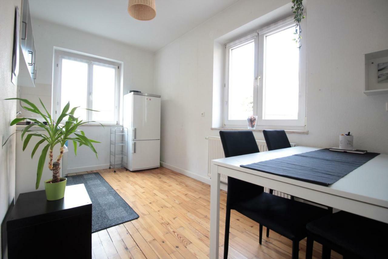 Charming 3-Bedroom Apartment With Parking Lot Würzburg Buitenkant foto