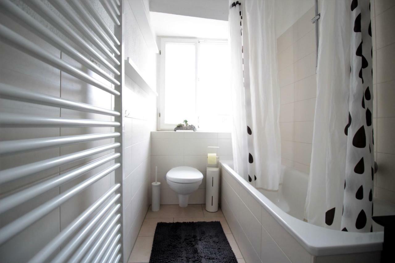 Charming 3-Bedroom Apartment With Parking Lot Würzburg Buitenkant foto