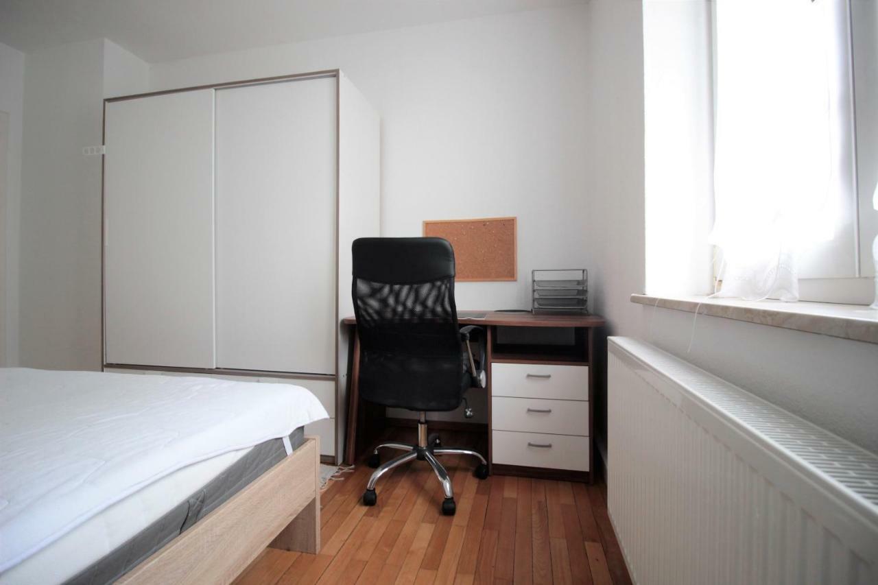 Charming 3-Bedroom Apartment With Parking Lot Würzburg Buitenkant foto