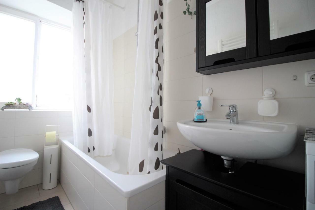 Charming 3-Bedroom Apartment With Parking Lot Würzburg Buitenkant foto